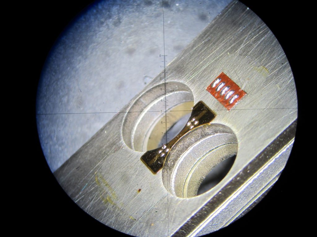 Spezial Dehnungsmessstreifen im Fadenkreuz